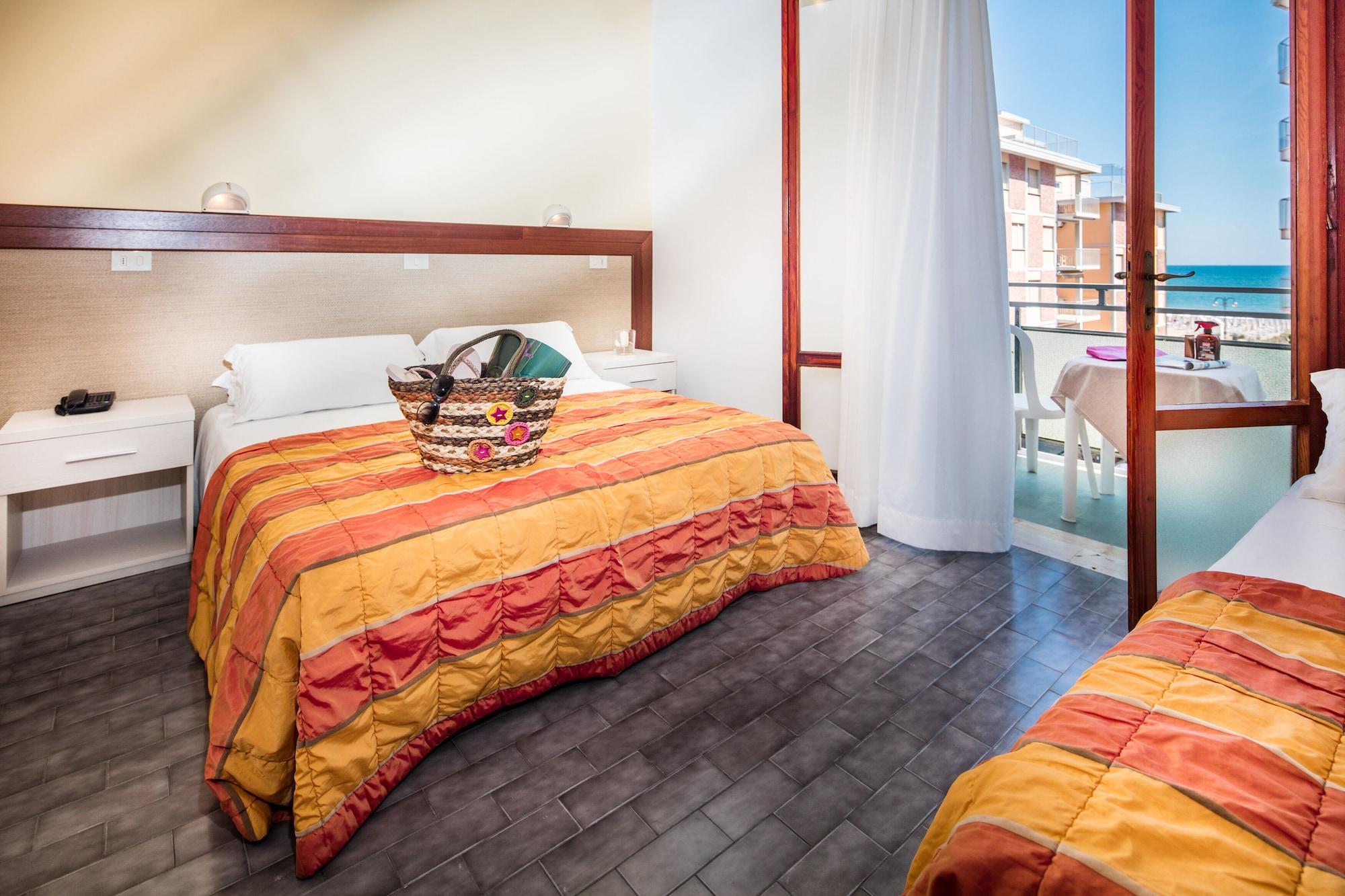 Hotel Bettina Lido di Jesolo Bagian luar foto