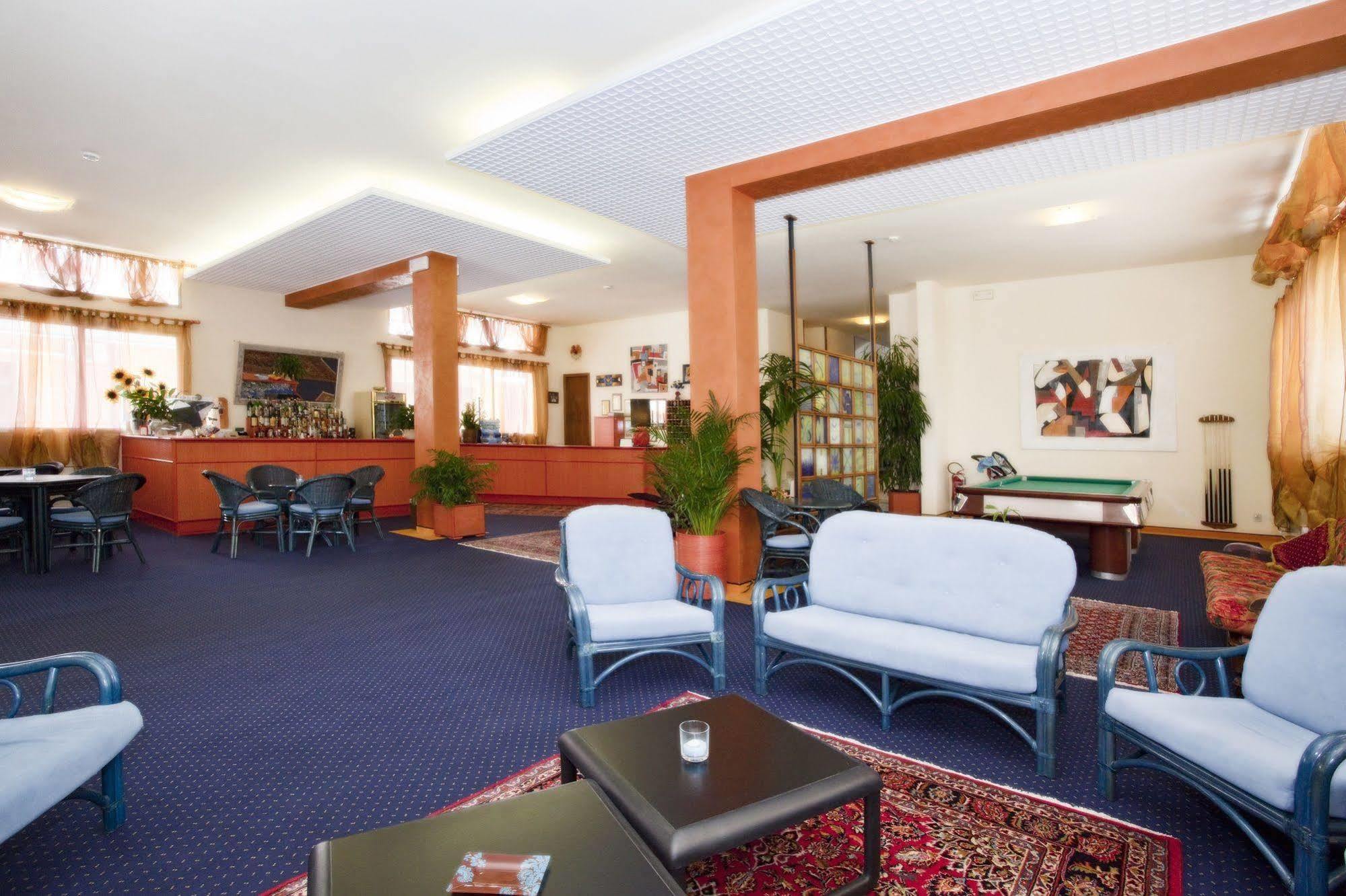 Hotel Bettina Lido di Jesolo Bagian luar foto